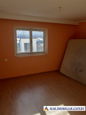 vila-tip-duplex-cu-12-camere-si-teren-de-710-mp-de-vanzare-in-corbi-arges-ideala-pentru-locuinte-multifamiliale-sau-investitie-turistica-8