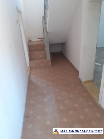 vila-tip-duplex-cu-12-camere-si-teren-de-710-mp-de-vanzare-in-corbi-arges-ideala-pentru-locuinte-multifamiliale-sau-investitie-turistica-11