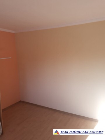 vila-tip-duplex-cu-12-camere-si-teren-de-710-mp-de-vanzare-in-corbi-arges-ideala-pentru-locuinte-multifamiliale-sau-investitie-turistica-12