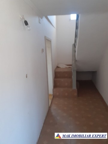 vila-tip-duplex-cu-12-camere-si-teren-de-710-mp-de-vanzare-in-corbi-arges-ideala-pentru-locuinte-multifamiliale-sau-investitie-turistica-16