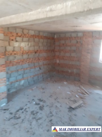 vila-tip-duplex-cu-12-camere-si-teren-de-710-mp-de-vanzare-in-corbi-arges-ideala-pentru-locuinte-multifamiliale-sau-investitie-turistica-19