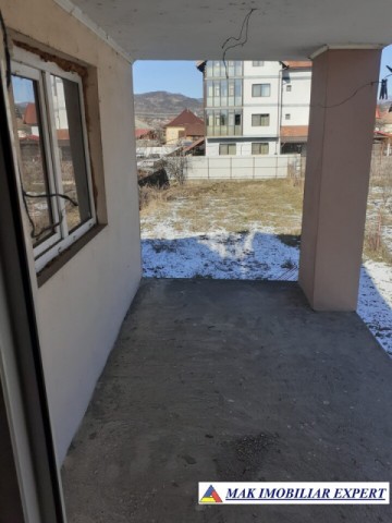 vila-tip-duplex-cu-12-camere-si-teren-de-710-mp-de-vanzare-in-corbi-arges-ideala-pentru-locuinte-multifamiliale-sau-investitie-turistica-23