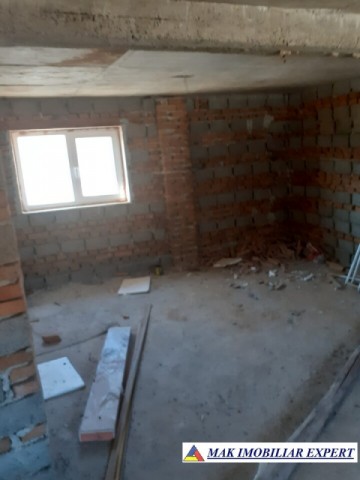 vila-tip-duplex-cu-12-camere-si-teren-de-710-mp-de-vanzare-in-corbi-arges-ideala-pentru-locuinte-multifamiliale-sau-investitie-turistica-22