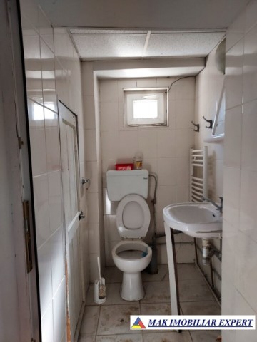 spatiu-comercial-pe-de-200-mp-in-campulung-ideal-pentru-afacerea-ta-4