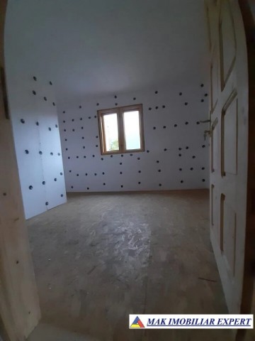 vila-3-camere-cu-teren-de-1251-mp-de-vanzare-in-davidesti-arges-perfecta-pentru-familie-5