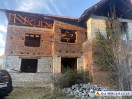 vila-6-camere-cu-teren-1200-mp-de-vanzare-in-vladesti-arges-perfecta-pentru-familie-2