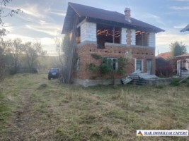 vila-6-camere-cu-teren-1200-mp-de-vanzare-in-vladesti-arges-perfecta-pentru-familie-1