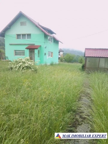 vila-cu-4-camere-si-teren-de-1150-mp-de-vanzare-in-bradulet-arges-ideala-pentru-locuinta-de-familie