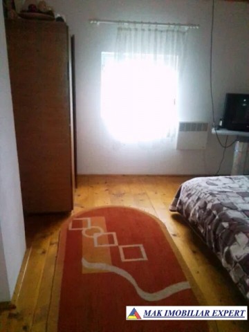 vila-cu-4-camere-si-teren-de-1150-mp-de-vanzare-in-bradulet-arges-ideala-pentru-locuinta-de-familie-2