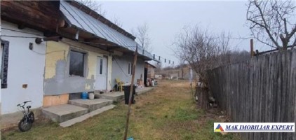 vand-vila-la-rosu-cu-5-camere-si-teren-de-600-mp-in-titesti-arges-3