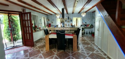 casa-p-m-din-lemn-si-bca-in-agafton-46