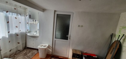 brazi-casa-renovata-2-camere-grup-sanitar-630mp-teren-36000-euro-21