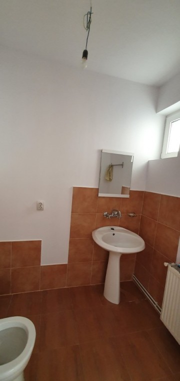 ultracentral-spatiu-4-camere-su-100mp-parcare-180-mp-750-euroluna-3