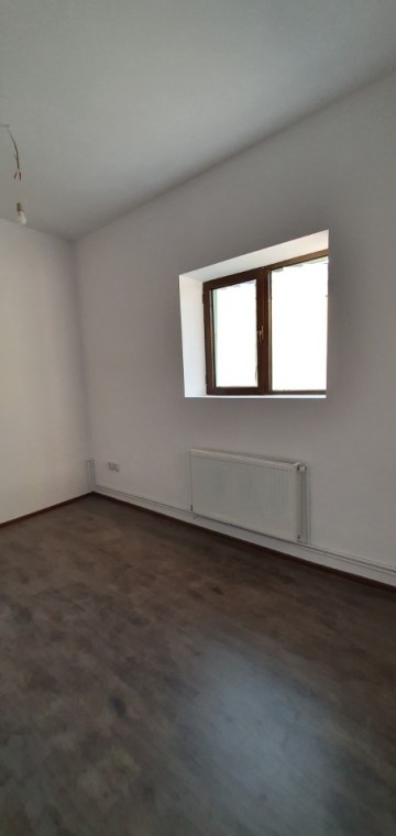 ultracentral-spatiu-4-camere-su-100mp-parcare-180-mp-750-euroluna-4