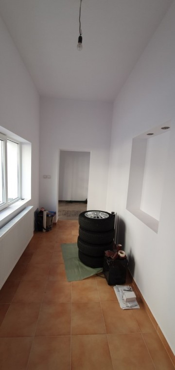 ultracentral-spatiu-4-camere-su-100mp-parcare-180-mp-750-euroluna-8