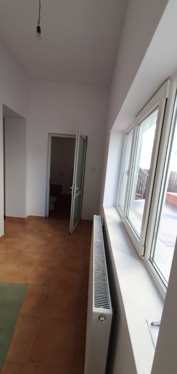 ultracentral-spatiu-4-camere-su-100mp-parcare-180-mp-750-euroluna-17