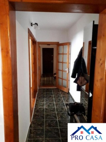 vand-apartament-cu-3-camere-decomandate-finisat-in-zona-ampoi-1-4