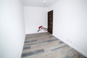 vanzare-apartament-3-camere-podu-ros-renovat-complet-6