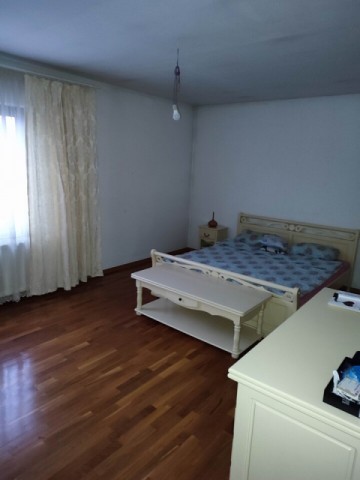 vila-5-camere-zona-petru-rares-demisolparteretaj-pret-negociabil-5