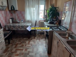 apartament-cu-2-camare-decomandat-de-vanzare-cetate-2