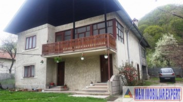 vila-5-camere-teren-800-mp-de-vanzare-in-apa-sarata-campulung-muscel-arges-1
