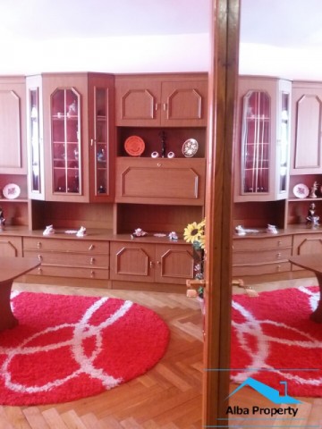 apartament-3-camere-decomandat-zona-cetate-2
