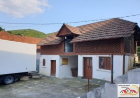 casa-5-camere-suprafata-400-mp-teren-800-mp-cetateni-pret-40000-euro-2