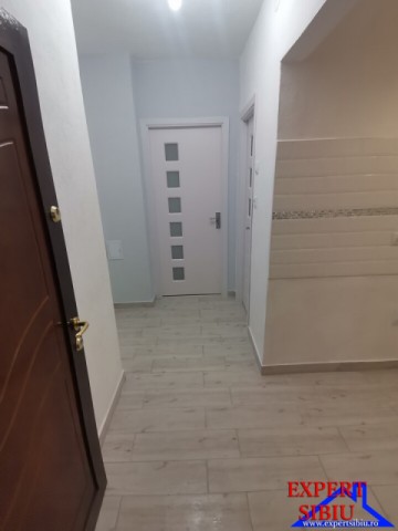 vand-apartament-2-camere-recent-renovatzona-mihai-viteazul-9