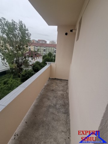 vand-apartament-2-camere-recent-renovatzona-mihai-viteazul-14