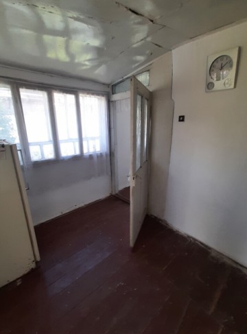 casa-80-mp-cu-teren-360-mp-zona-petru-rares-pret-47000-euro-neg-1