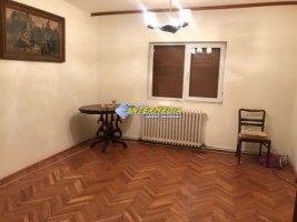 apartament-4-camere-decomandat-de-vanzare-etaj-1-cetatea-carolina-ultracentral-2