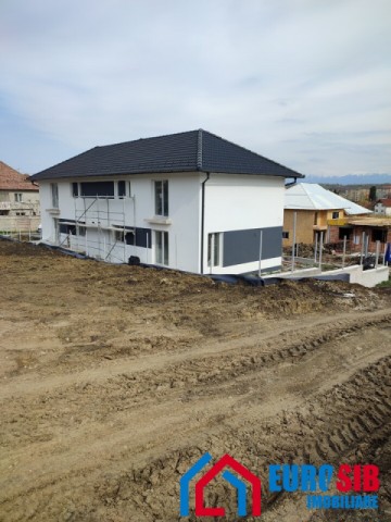 casa-tip-duplex-de-vanzare-in-cisnadie-sibiu-120-mp-utili-4