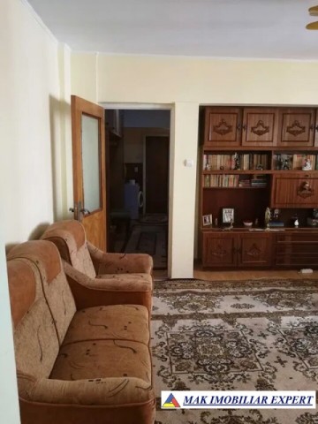apartament-3-camere-confort-1-etaj-310-in-campulung-1