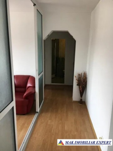 vandut-nongata-apartament-3-camere-cf-1-et-44-campulung-4