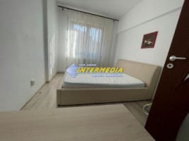 apartament-4-camere-de-vanzare-etaj-1-zona-cetatebulevard