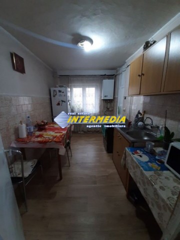 apartament-2-camere-decomandat-de-vanzare-etaj-1-zona-sub-stadion-1