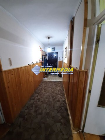 apartament-2-camere-decomandat-de-vanzare-etaj-1-zona-sub-stadion-2