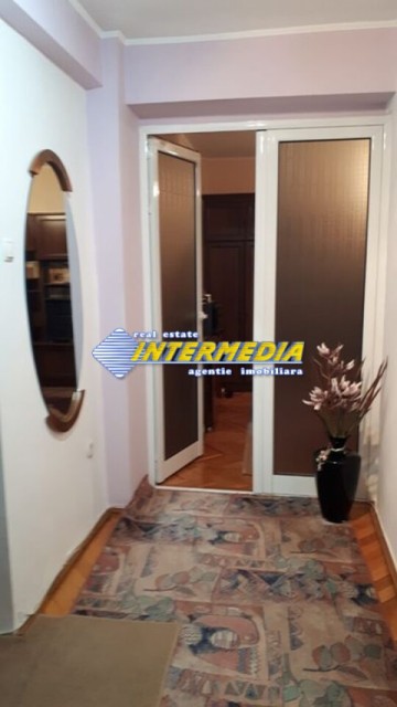 apartament-2-camere-decomandat-de-vanzare-centru-etaj-intermediar-1