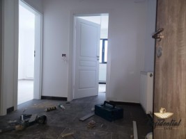 apartament-1-camera-de-vanzare-in-iasi-decomandat-capat-cug-la-700-m-in-spate-la-mega-image-comision-0-1