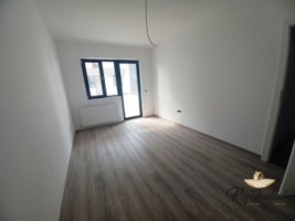 apartament-1-camera-de-vanzare-in-iasi-decomandat-capat-cug-la-700-m-in-spate-la-mega-image-comision-0-3