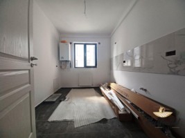 apartament-1-camera-de-vanzare-in-iasi-decomandat-capat-cug-la-700-m-in-spate-la-mega-image-comision-0-5