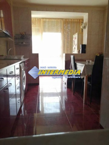 apartament-2-camere-decomandat-de-vanzare-zona-centru-in-alba-iulia-finisat-4