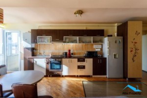 apartament-3-camere-mobilat-zona-cetate-2