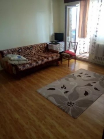 apartament-2-camere-mobilat-zona-cetate-1