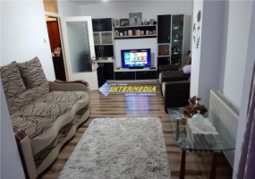 apartament-3-camere-renovat-si-mobilat-de-vanzare-cetate-1