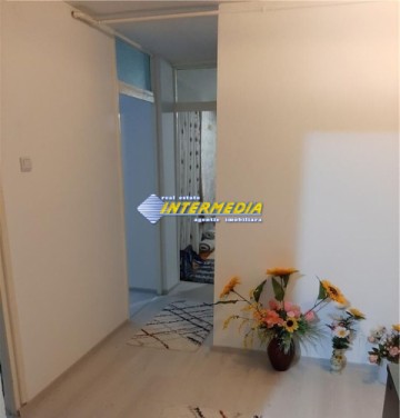 apartament-3-camere-renovat-si-mobilat-de-vanzare-cetate-7