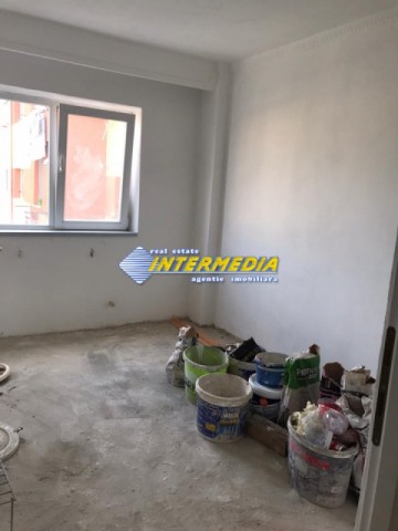 de-vanzare-apartament-4-camere-decomandate-2-bai-balcon-mare-ampoi-3-9