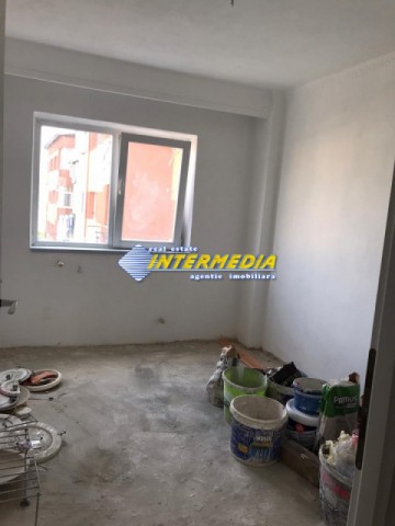 de-vanzare-apartament-4-camere-decomandate-2-bai-balcon-mare-ampoi-3-10