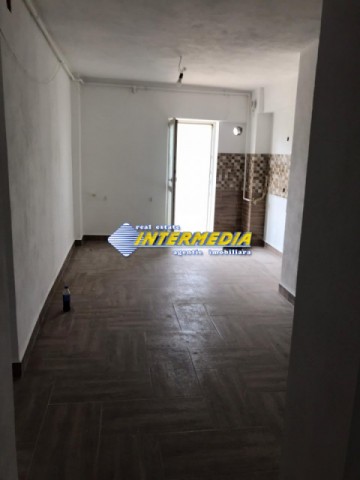 de-vanzare-apartament-4-camere-decomandate-2-bai-balcon-mare-ampoi-3-12