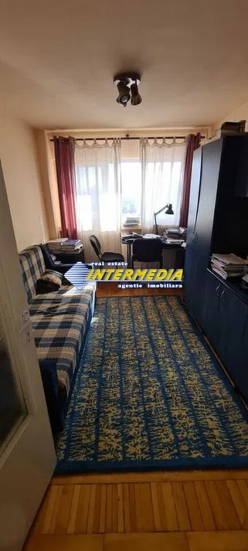 apartament-4-camere-decomandat-de-vanzare-etaj-2-zona-cetate-bulevard-5